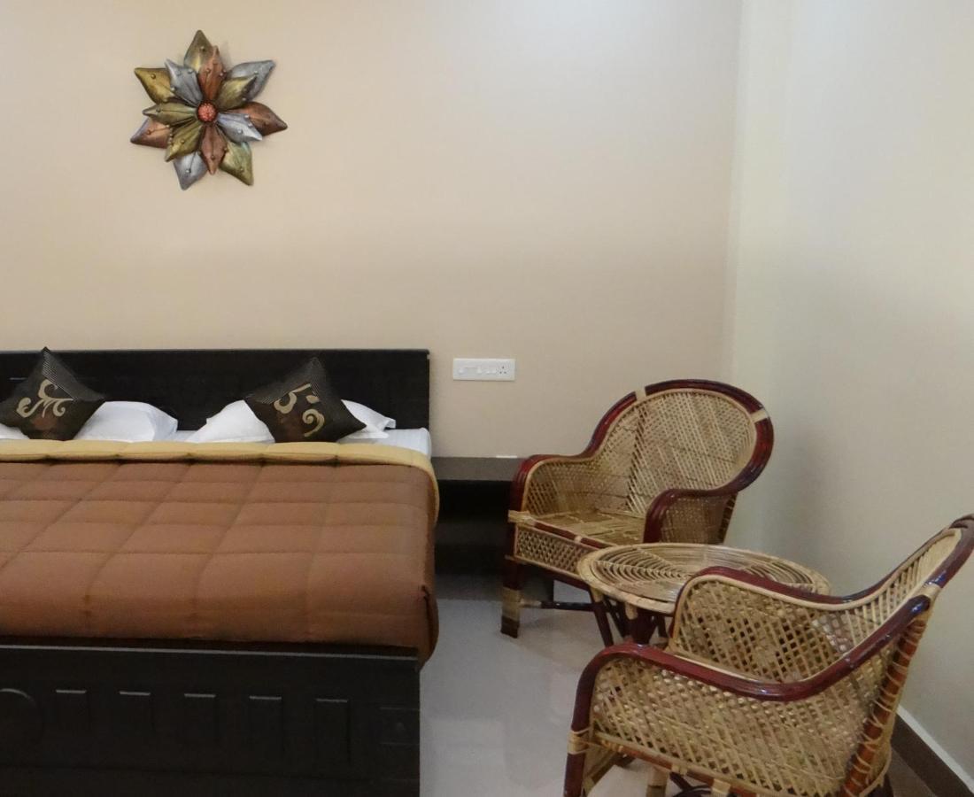 Laughing Waters Fine Stay Kuttalam  Bagian luar foto