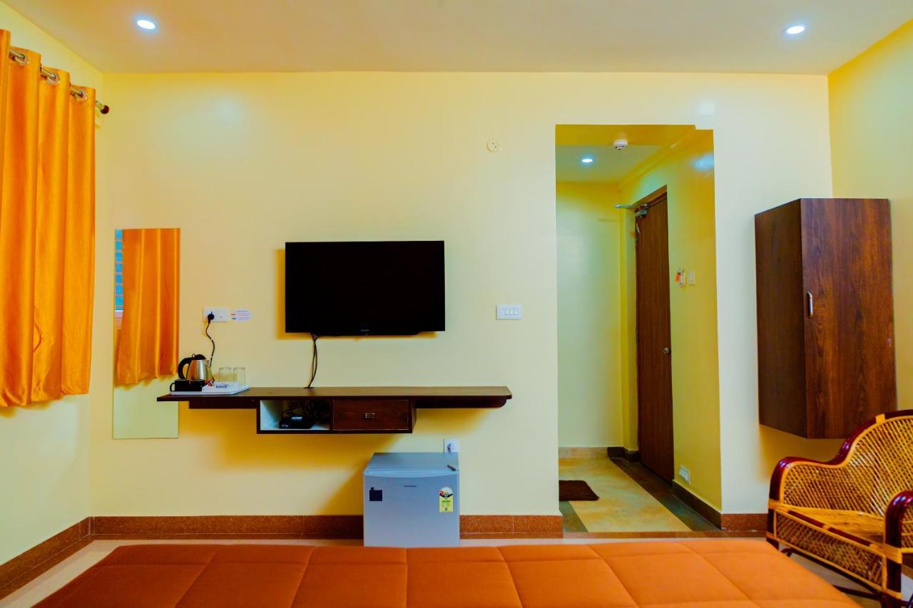 Laughing Waters Fine Stay Kuttalam  Bagian luar foto